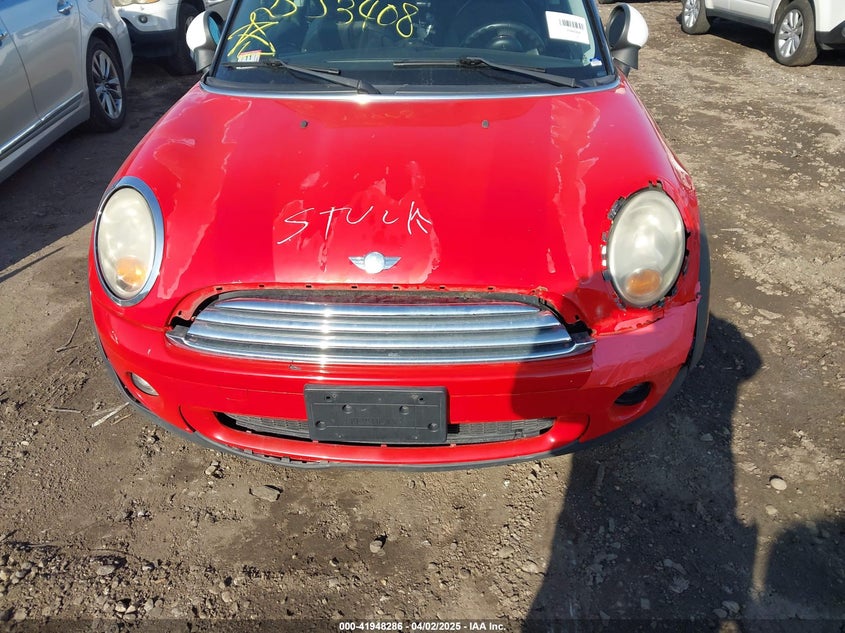2008 MINI COOPER VIN: WMWMF33568TT60843
