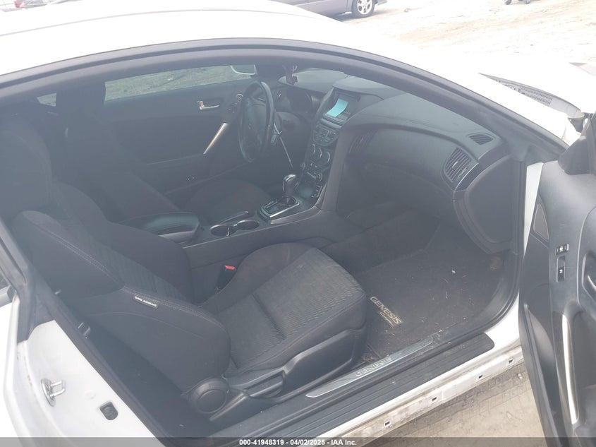 2016 HYUNDAI GENESIS 3.8 BASE KMHHT6KJ1GU134260