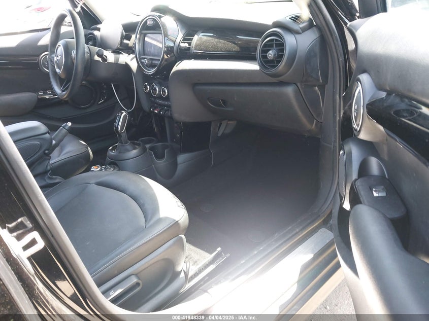 2021 MINI HARDTOP VIN: WMWXU7C0XM2N54502
