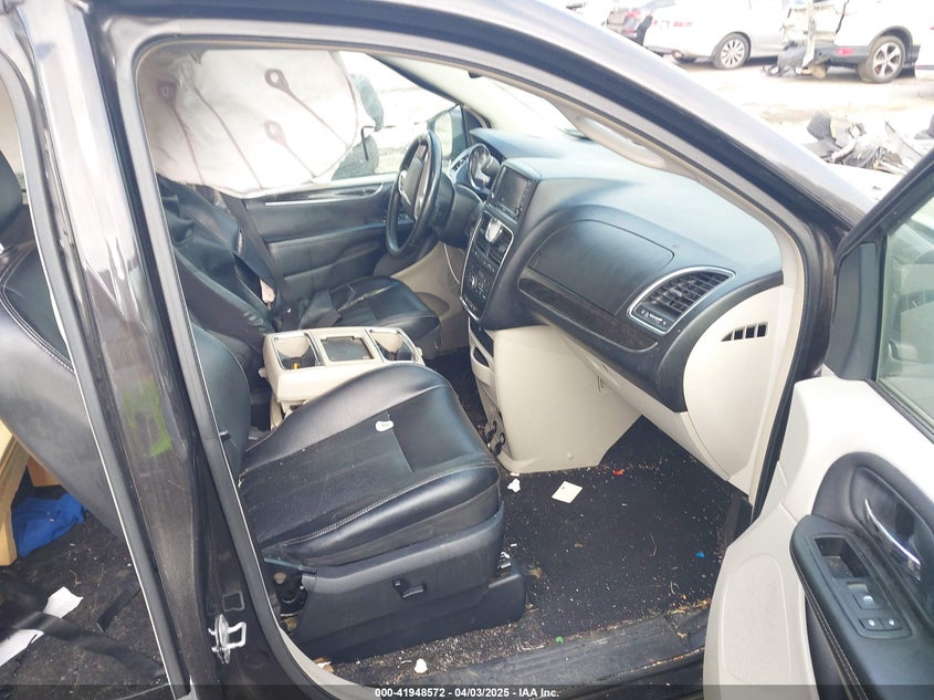 2014 CHRYSLER TOWN & COUNTRY VIN: 2C4RC1CG5ER347141