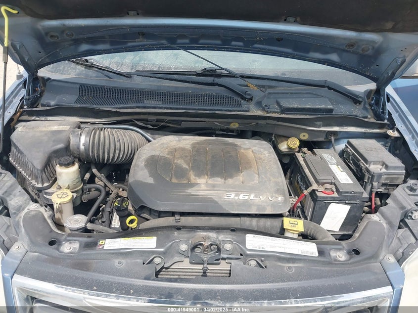 2011 CHRYSLER TOWN & COUNTRY VIN: 2A4RR8DG0BR716130