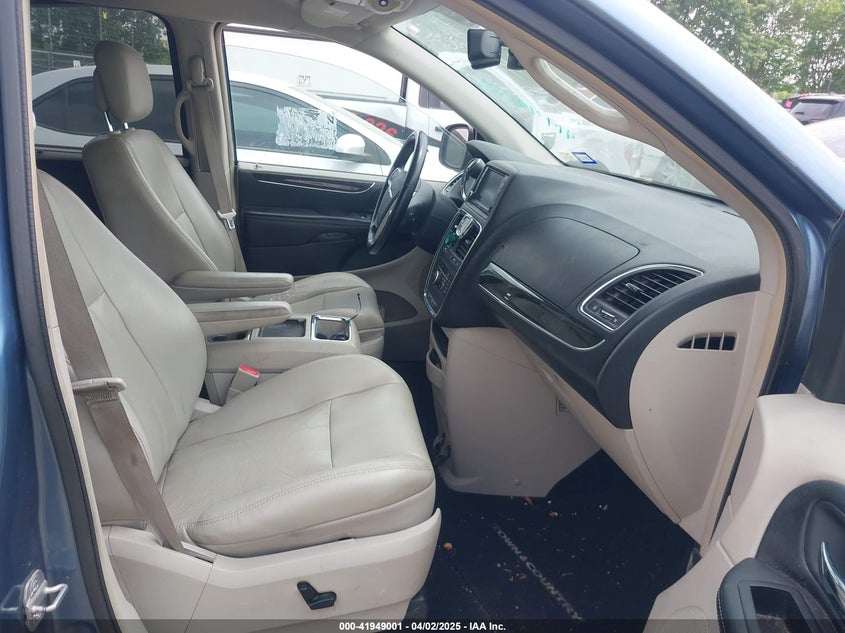 2011 CHRYSLER TOWN & COUNTRY VIN: 2A4RR8DG0BR716130
