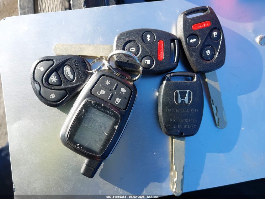 2008 HONDA ACCORD VIN: 1HGCS12768A024091