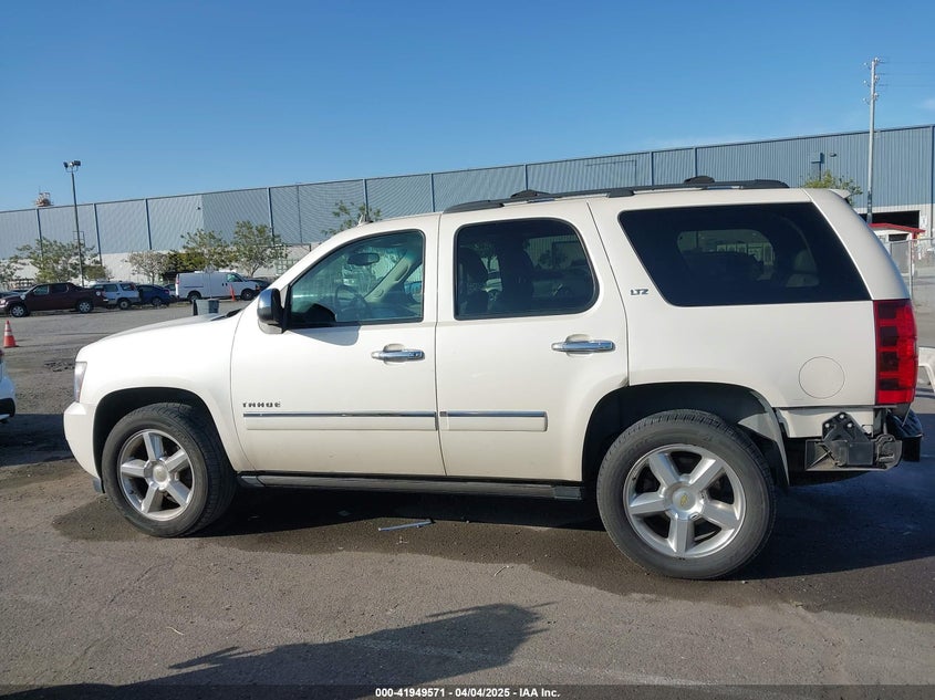 2013 CHEVROLET TAHOE LTZ - 1GNSKCE04DR368879