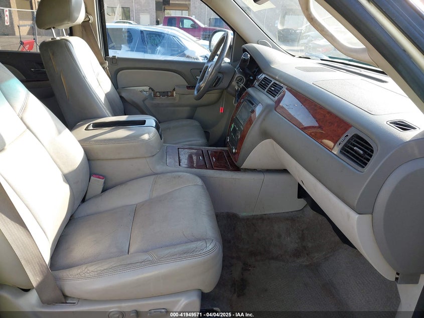 2013 CHEVROLET TAHOE LTZ - 1GNSKCE04DR368879