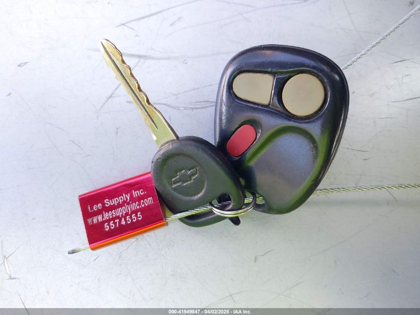 2000 Chevrolet Silverado 1500 Lt VIN: 1GCEC19T9YZ332848 Lot: 41949847