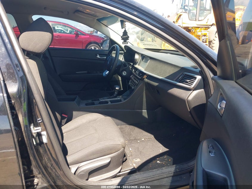2020 KIA OPTIMA VIN: 5XXGT4L33LG384927