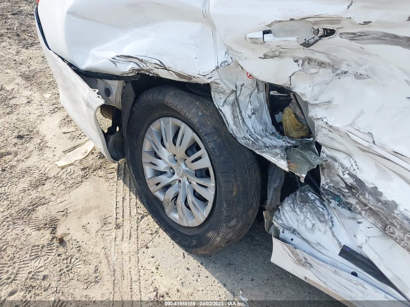 2014 Toyota Camry Hybrid Le VIN: 4T1BD1FK0EU101983 Lot: 41950189