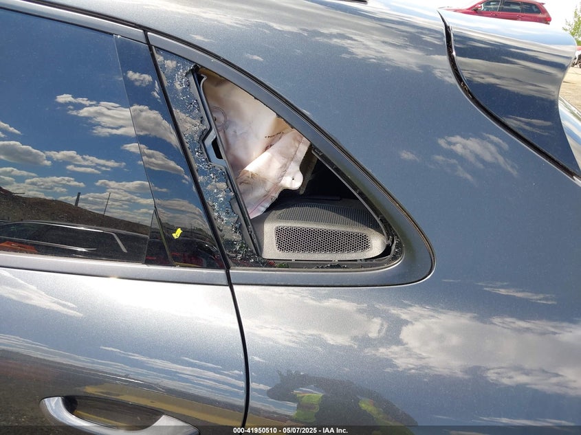 2018 Porsche Macan Sport Edition VIN: WP1AA2A59JLB23012 Lot: 41950510