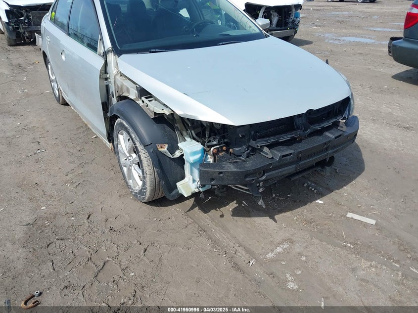 2011 VOLKSWAGEN JETTA VIN: 3VWDZ7AJXBM327932