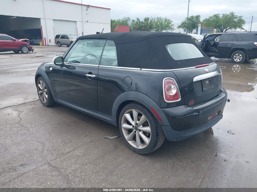 2013 MINI CONVERTIBLE VIN: WMWZN3C54DT568819
