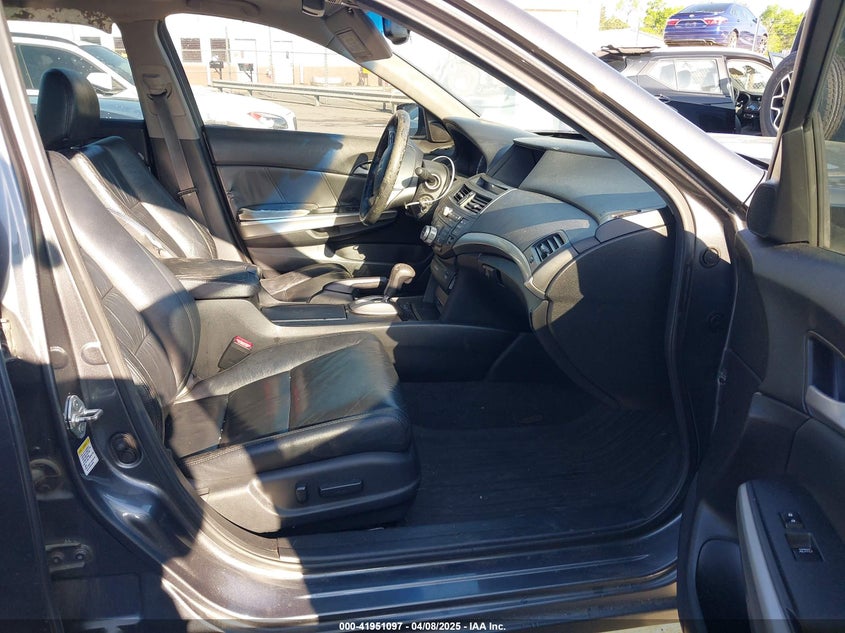 2010 HONDA ACCORD VIN: 1HGCP3F84AA015430