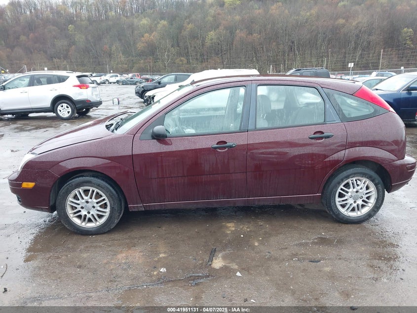 2007 FORD FOCUS VIN: 1FAFP37N57W217890