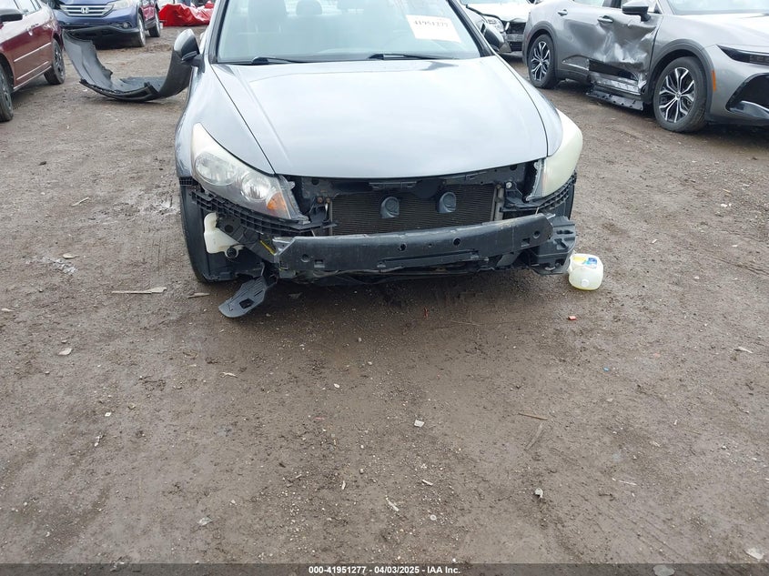 2008 HONDA ACCORD VIN: 1HGCP26388A072710