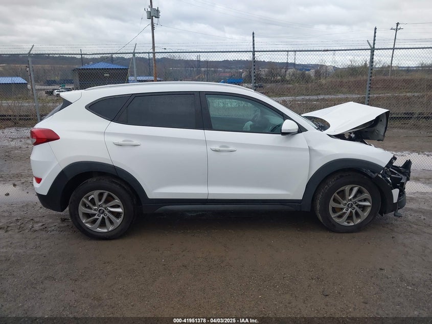2016 HYUNDAI TUCSON LIMITED/SPORT AND ECO/SE - KM8J3CA40GU145648