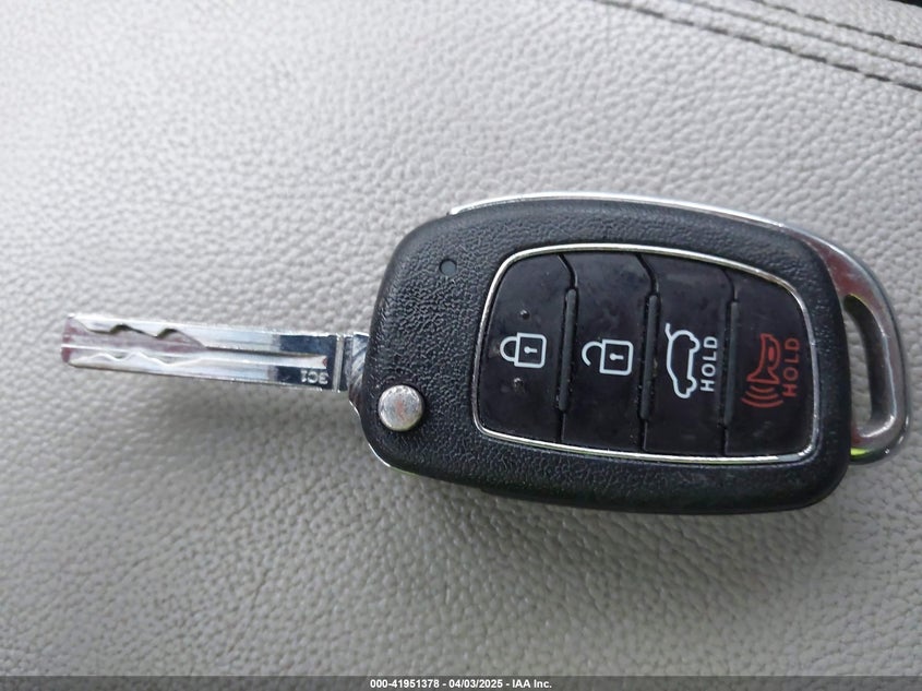 2016 HYUNDAI TUCSON LIMITED/SPORT AND ECO/SE - KM8J3CA40GU145648