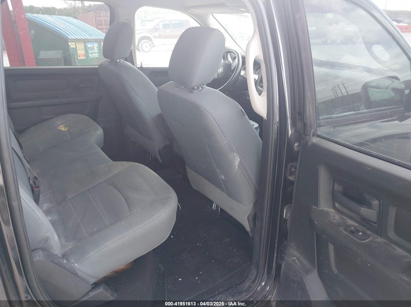 2018 RAM 1500 ST - 1C6RR6KG0JS300032