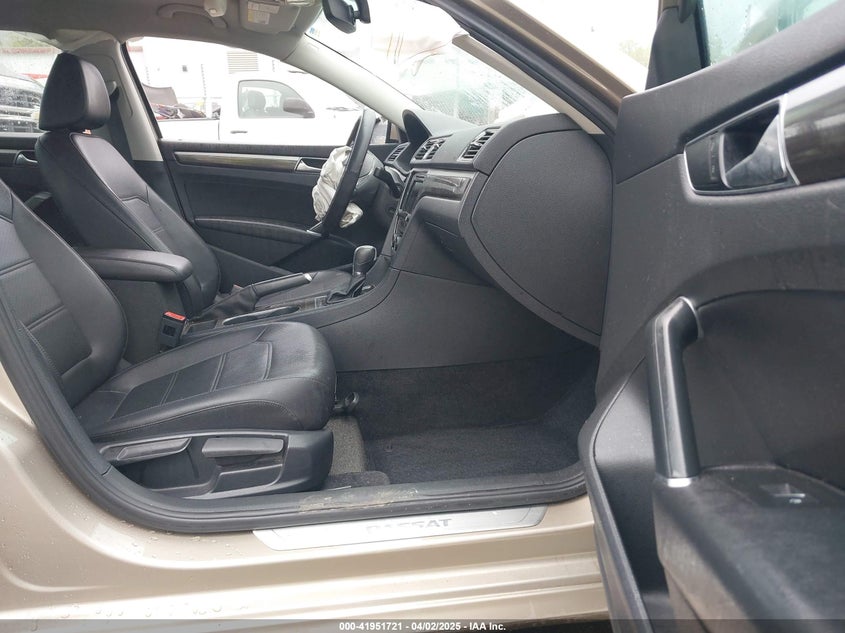 2016 VOLKSWAGEN PASSAT 1.8T SE - 1VWBT7A38GC062592