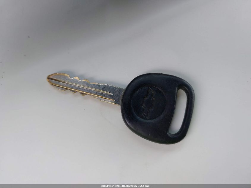 2003 Chevrolet S-10 Ls VIN: 1GCCS19H438219619 Lot: 41951828