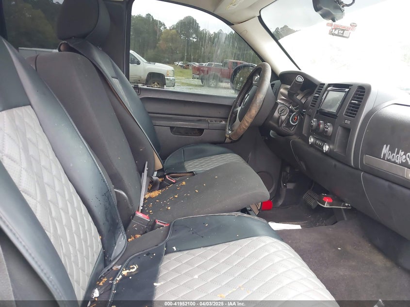 2010 CHEVROLET SILVERADO 1500 VIN: 1GCSCSE03AZ145163
