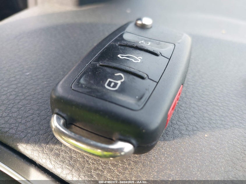 2012 VOLKSWAGEN GTI VIN: WVWHD7AJ2CW306044