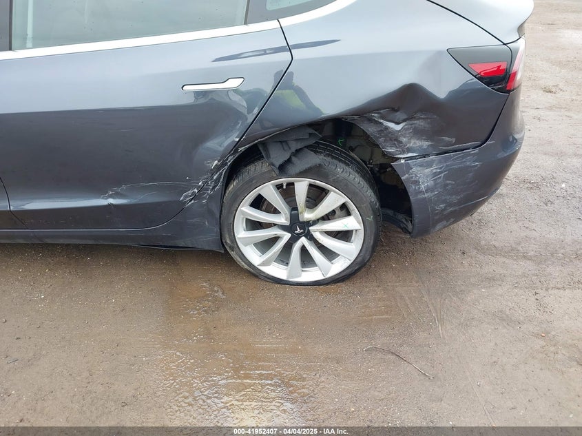 2019 TESLA MODEL 3 VIN: 5YJ3E1EB3KF469294