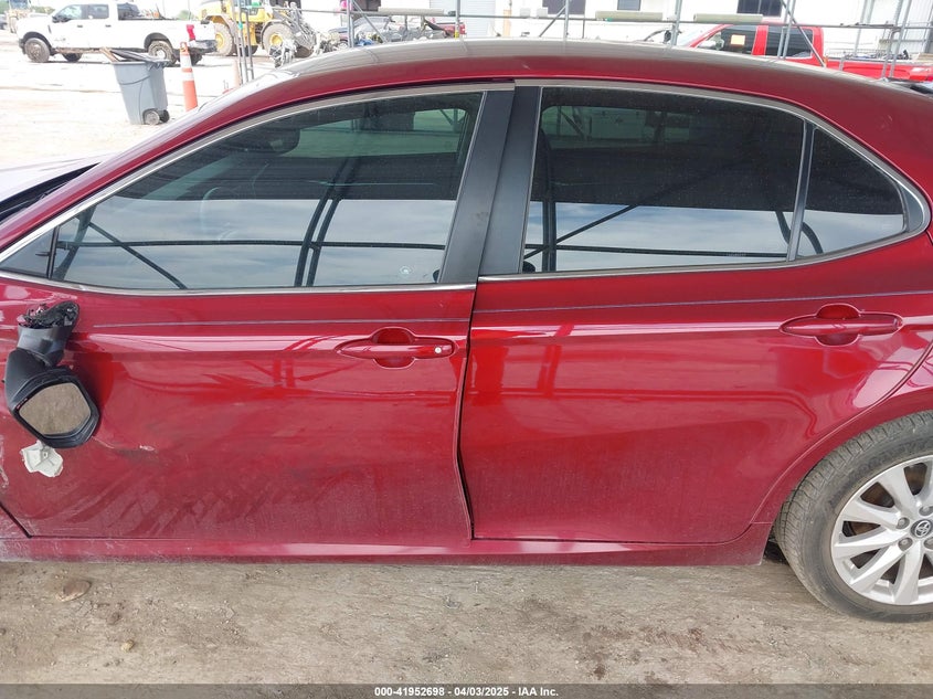 2018 TOYOTA CAMRY LE - 4T1B11HK6JU563769