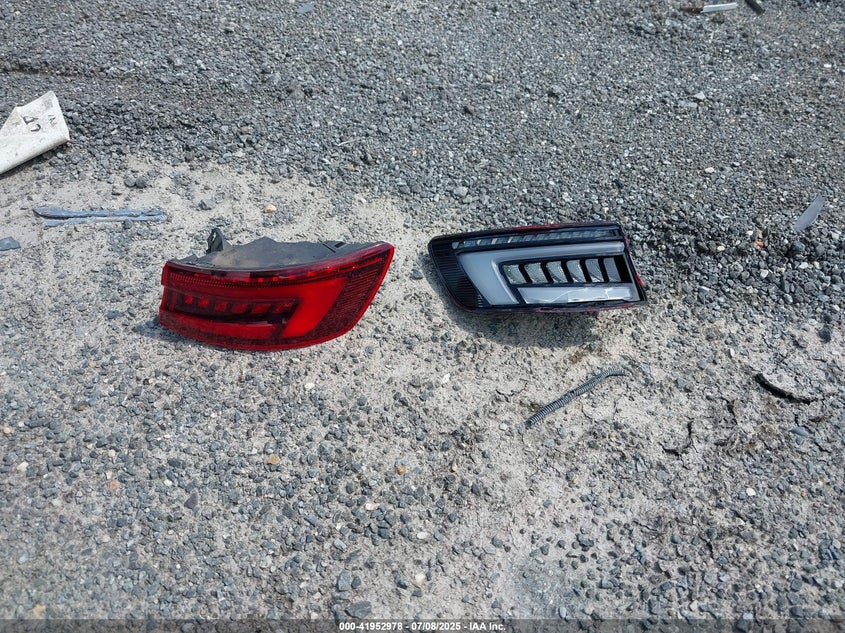 2018 Audi A4 2.0T Premium/2.0T Tech Premium VIN: WAUENAF4XJA050677 Lot: 41952978