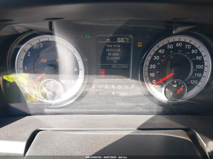 2019 RAM 1500 CLASSIC VIN: 1C6RR6FG7KS610478