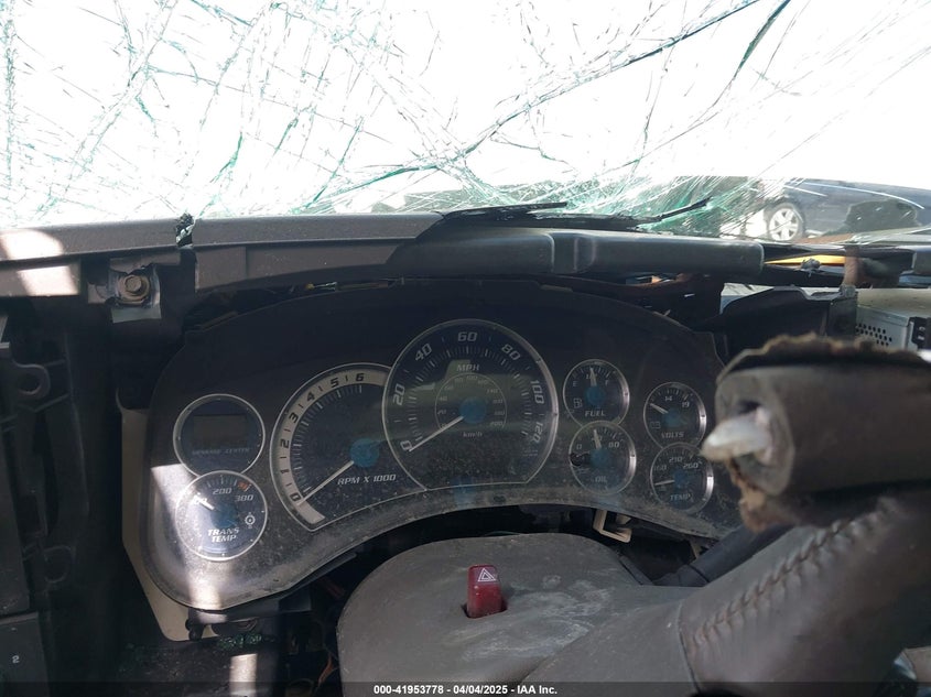 2002 Cadillac Escalade Standard VIN: 1GYEC63T42R183580 Lot: 41953778