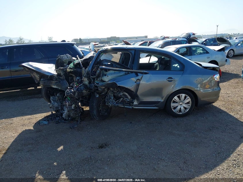 2013 VOLKSWAGEN JETTA 2.0L S - 3VW2K7AJ6DM366466