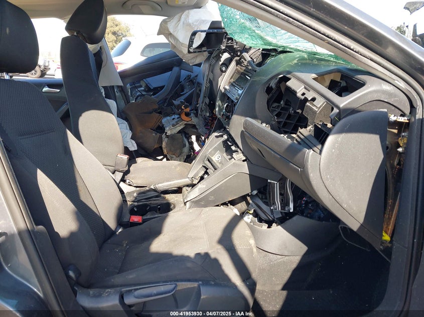 2013 VOLKSWAGEN JETTA 2.0L S - 3VW2K7AJ6DM366466