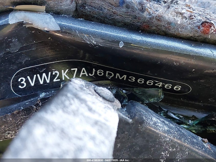 2013 VOLKSWAGEN JETTA 2.0L S - 3VW2K7AJ6DM366466