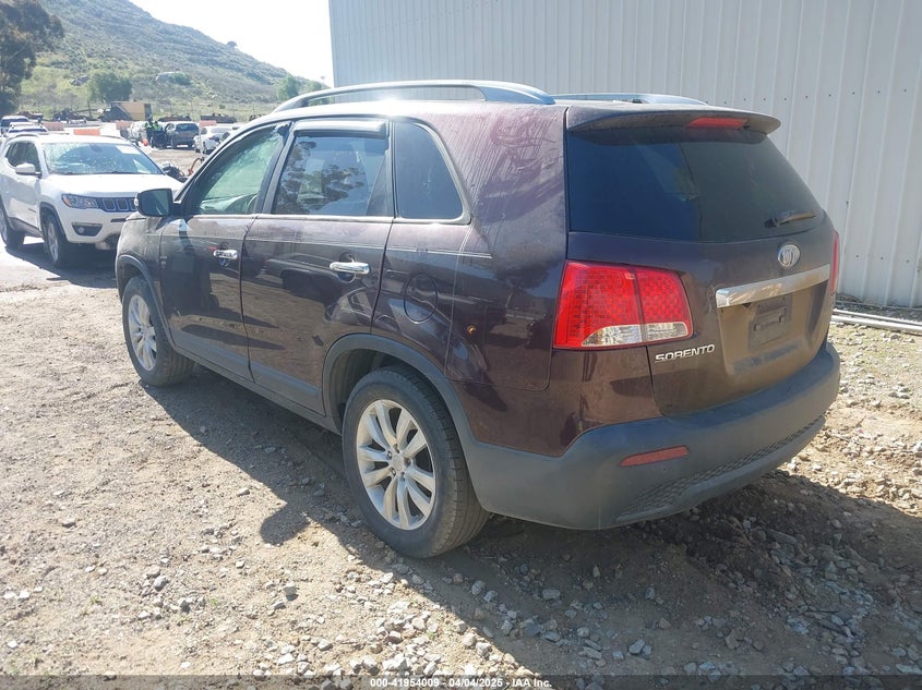 2011 KIA SORENTO VIN: 5XYKU4A20BG001554