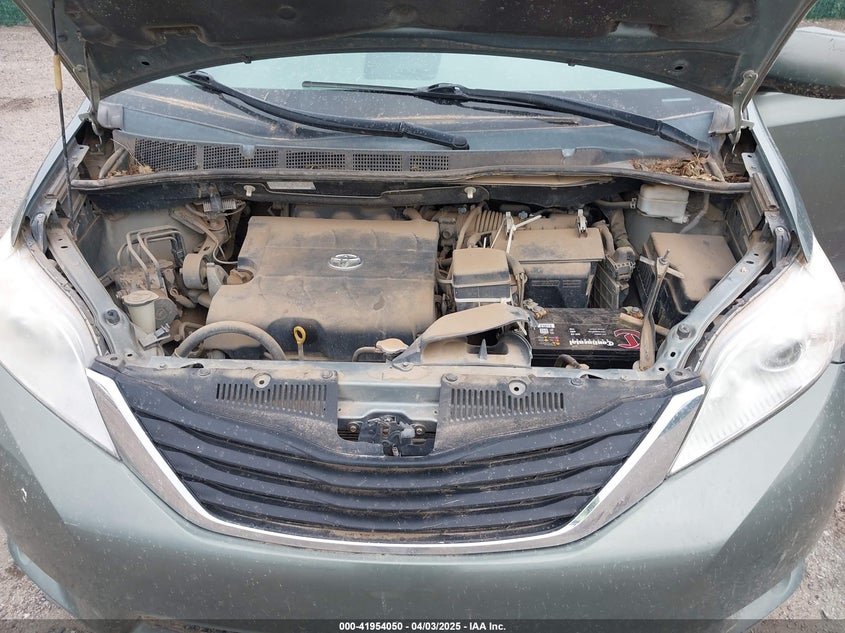 2011 Toyota Sienna Le V6/Le V6 Auto Access Seat VIN: 5TDKK3DCXBF119702 Lot: 41954050