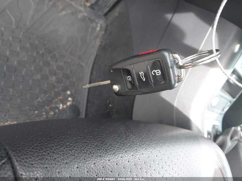 2016 VOLKSWAGEN TIGUAN VIN: WVGBV7AX9GW550914