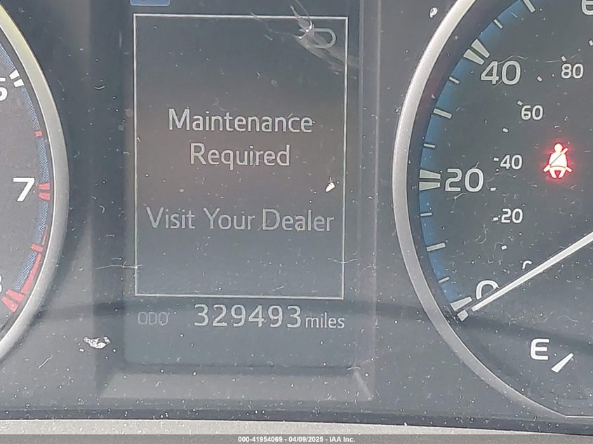 2017 TOYOTA RAV4 LE - JTMBFREV4HJ112693