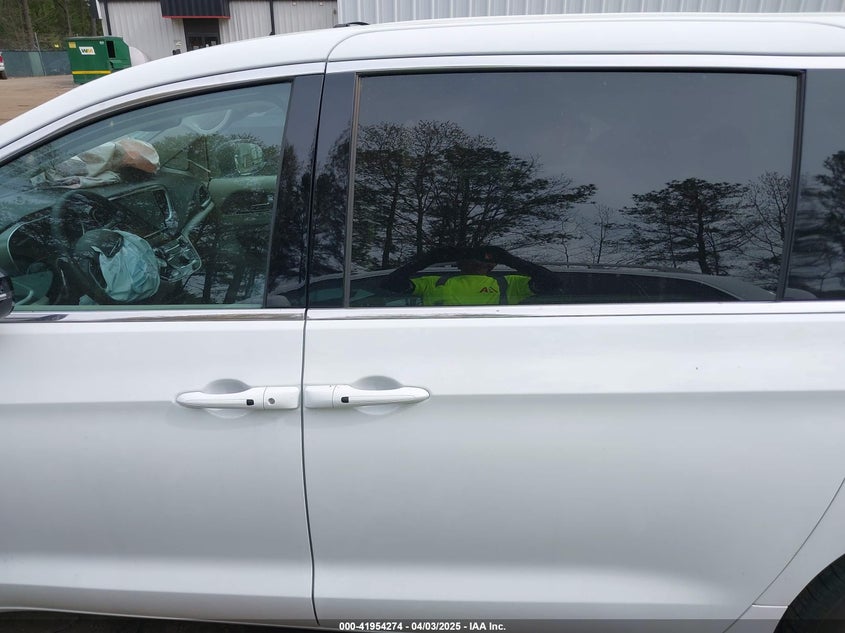 2024 CHRYSLER PACIFICA TOURING L - 2C4RC1BG5RR125223