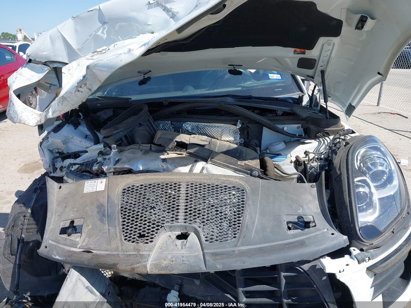 2018 PORSCHE MACAN VIN: WP1AA2A50JLB18264