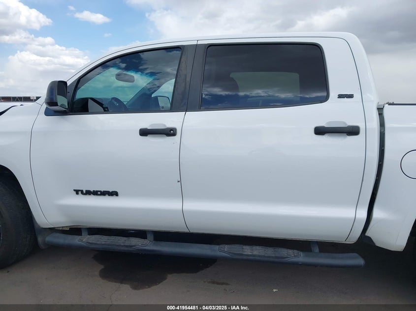 VIN 5TFEM5F15HX111136 2017 TOYOTA TUNDRA SR5 4.6L V8