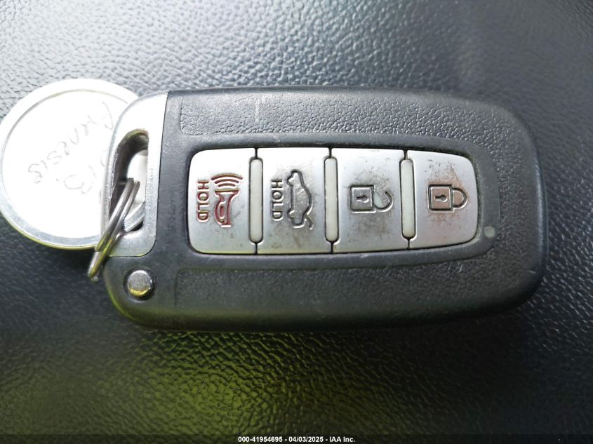 2013 Hyundai Genesis 3.8 VIN: KMHGC4DD5DM233358 Lot: 41954695