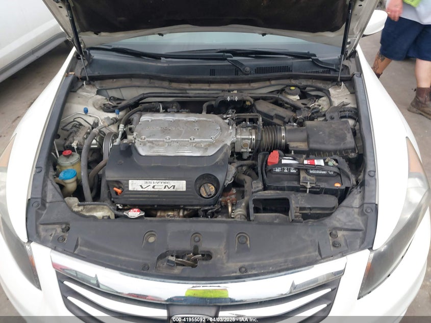 2011 HONDA ACCORD VIN: 5KBCP3F84BB004274
