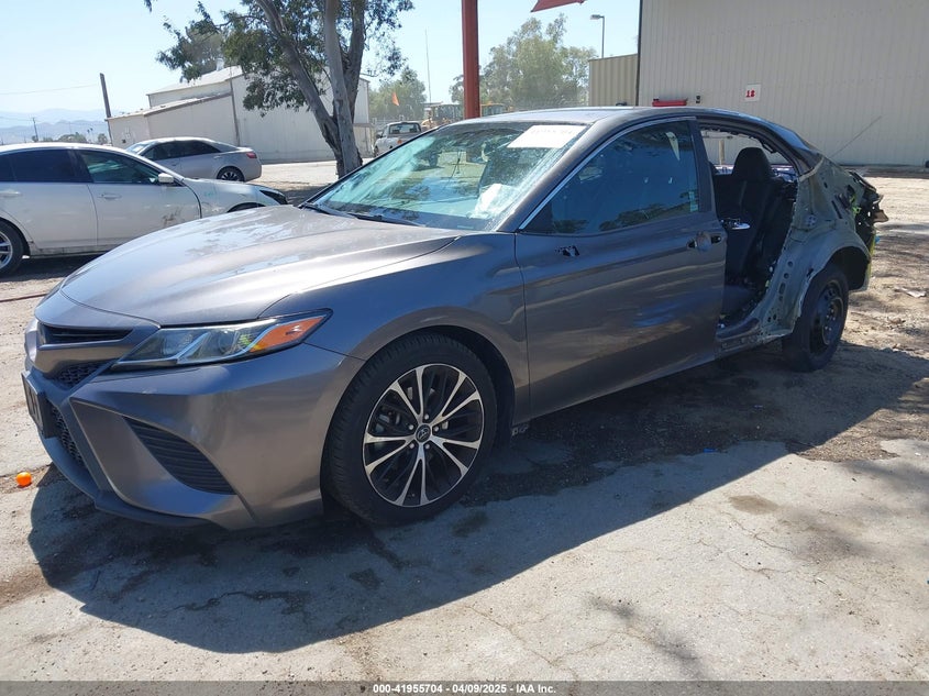 2018 TOYOTA CAMRY VIN: 4T1B11HK0JU646985