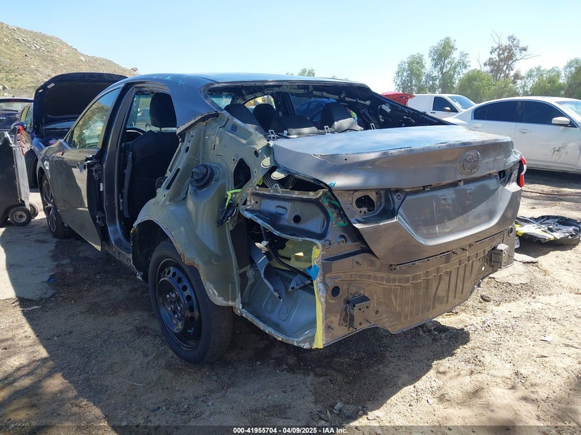 2018 TOYOTA CAMRY VIN: 4T1B11HK0JU646985