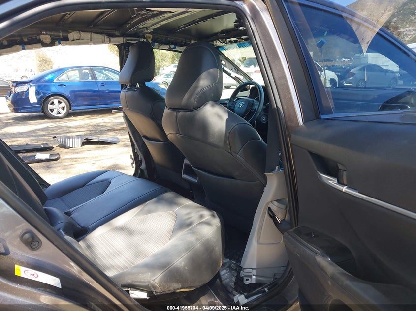 2018 TOYOTA CAMRY VIN: 4T1B11HK0JU646985