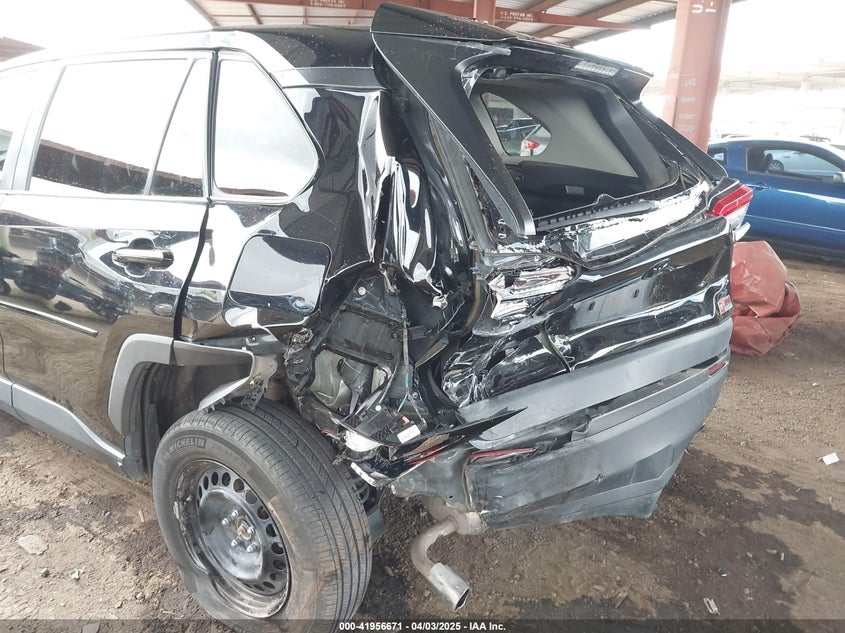 VIN 2T3G1RFV8PC324758 2023 TOYOTA RAV4 LE