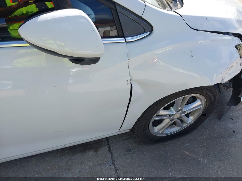 2017 CHEVROLET CRUZE VIN: 1G1BE5SM7H7105752