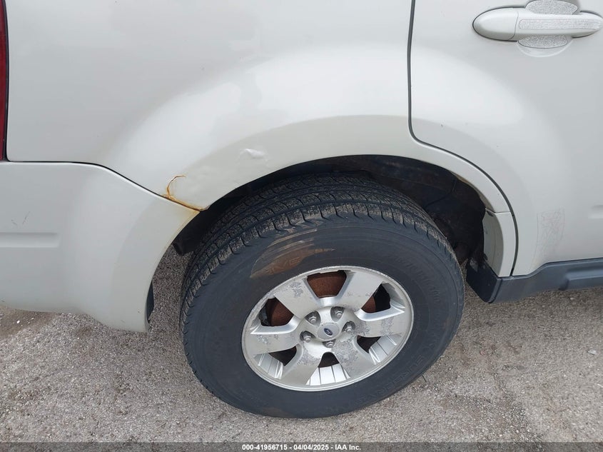 2008 FORD ESCAPE VIN: 1FMCU94108KB33023