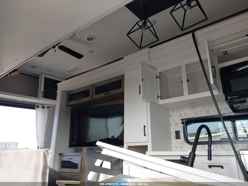2025 JAYCO JAYFL184BH(VIN: 1UJBC0BV1F11N0107