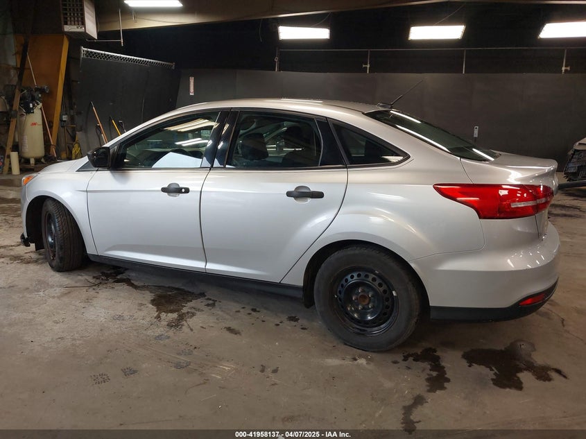 2016 FORD FOCUS VIN: 1FADP3E22GL390039